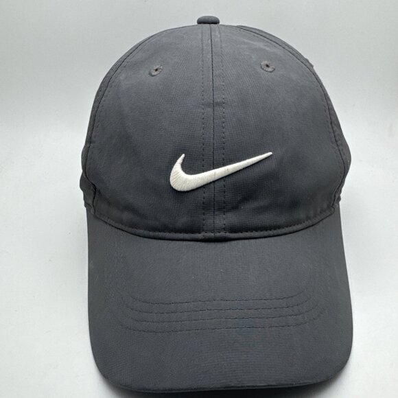 Nike Golf Hat Cap Strapback Adjustable Black Lightweight Outdoor Running - Picture 1 of 5